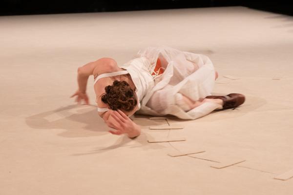 Performance: JOCK ITCH von Shade Théret